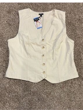Express Cream Button-Front Sleeveless Top (C/66)